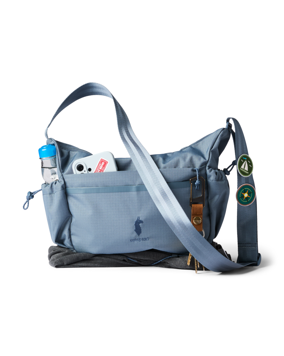 Viaje 9L Shoulder Bag