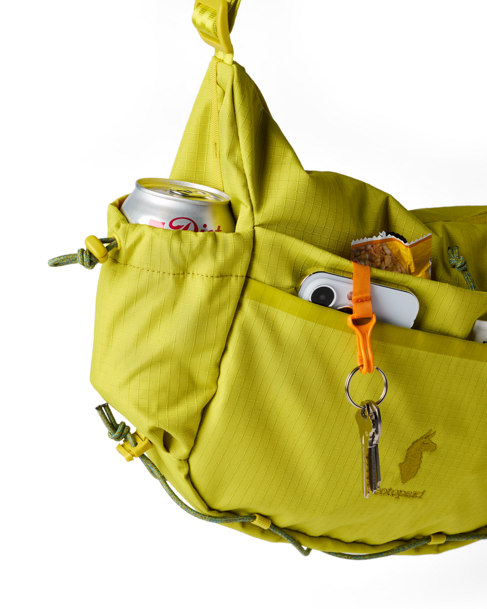 Viaje 9L Shoulder Bag