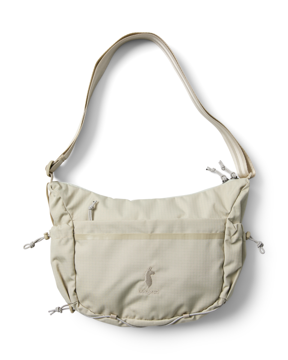 Viaje 9L Shoulder Bag