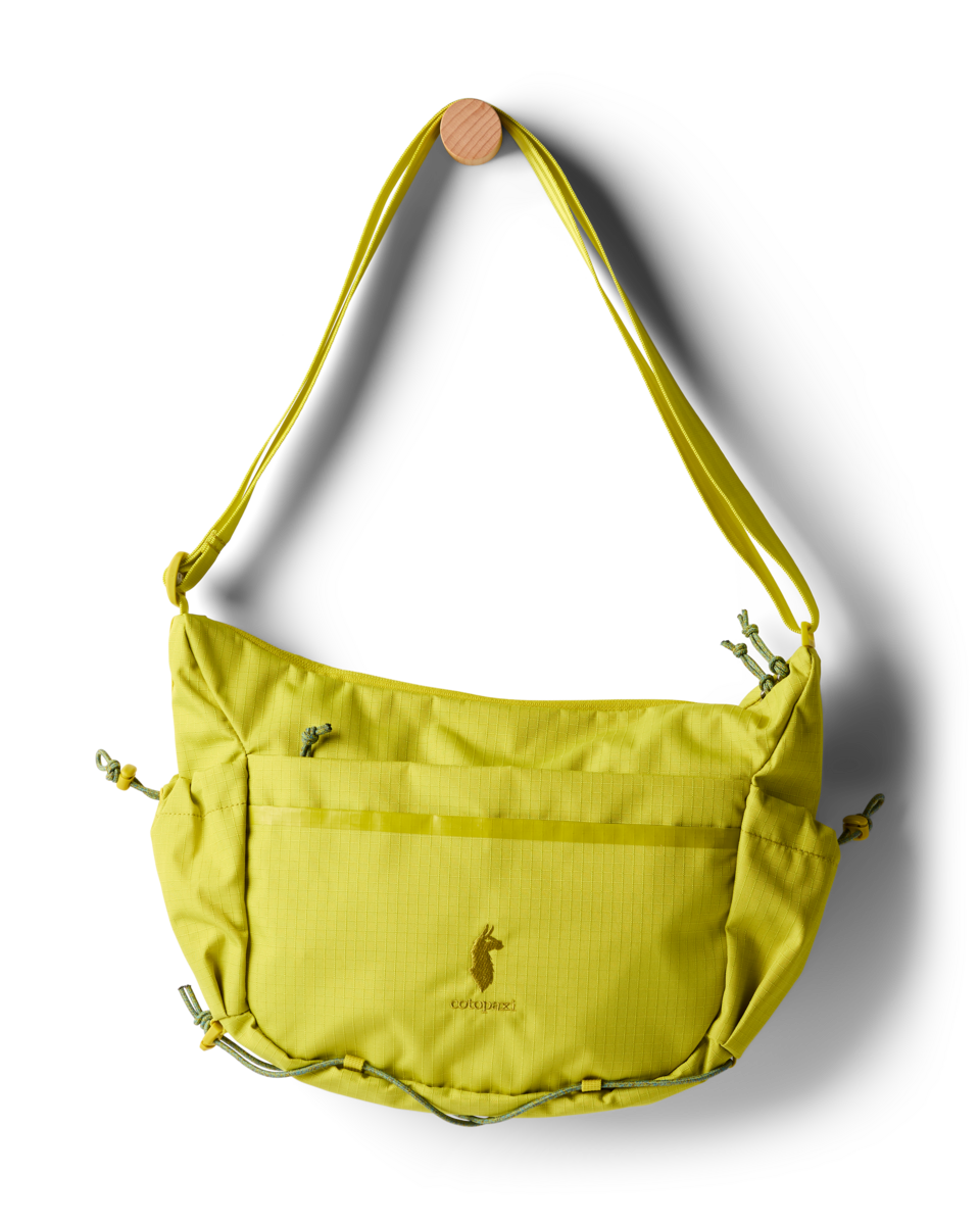 Viaje 9L Shoulder Bag