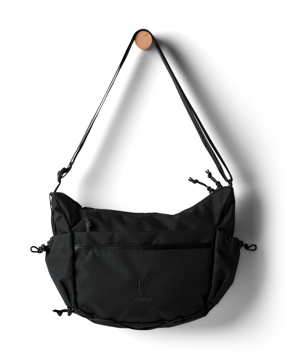 Viaje 9L Shoulder Bag