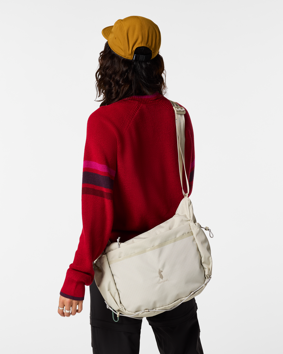 Viaje 12L Shoulder Bag