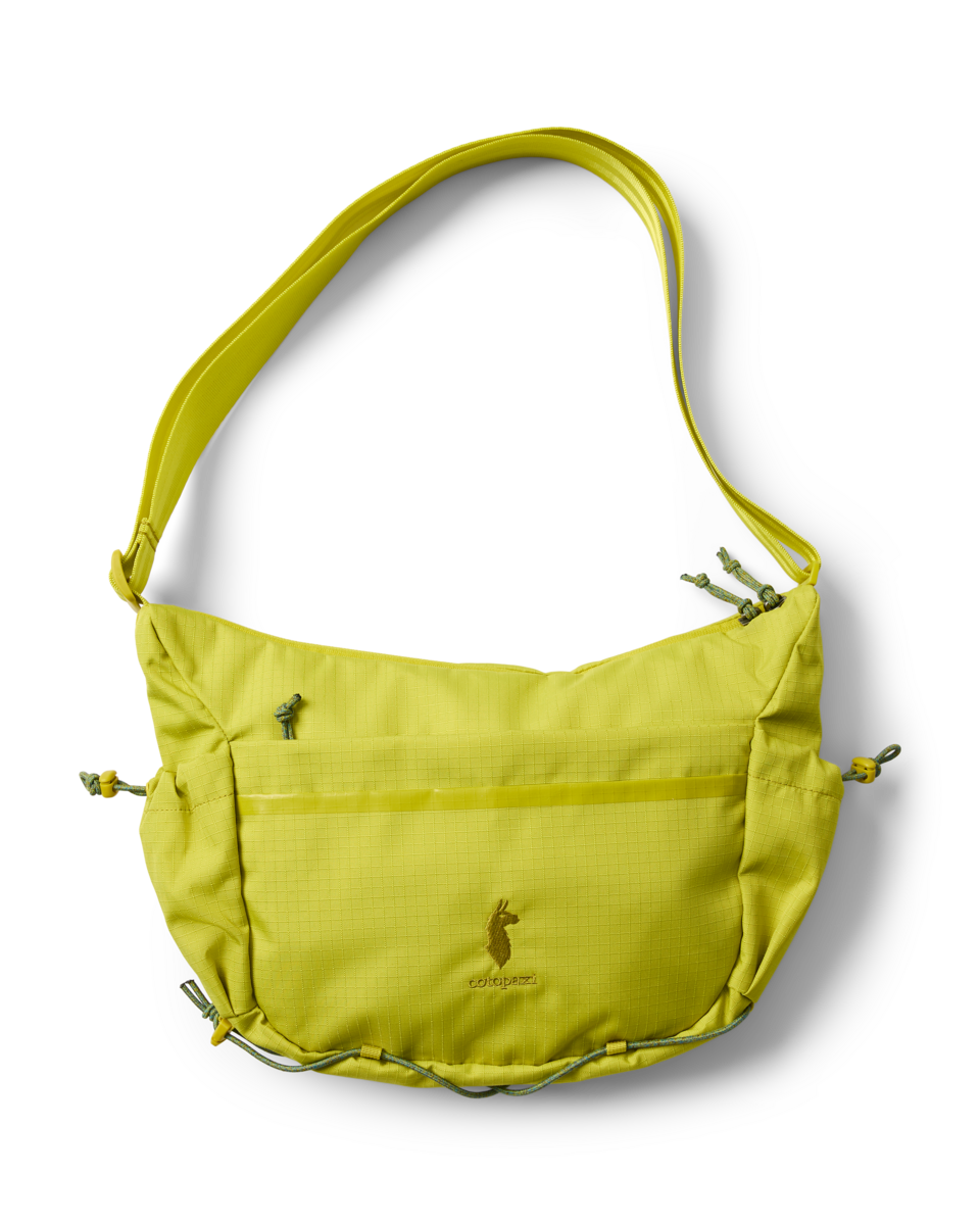 Viaje 9L Shoulder Bag